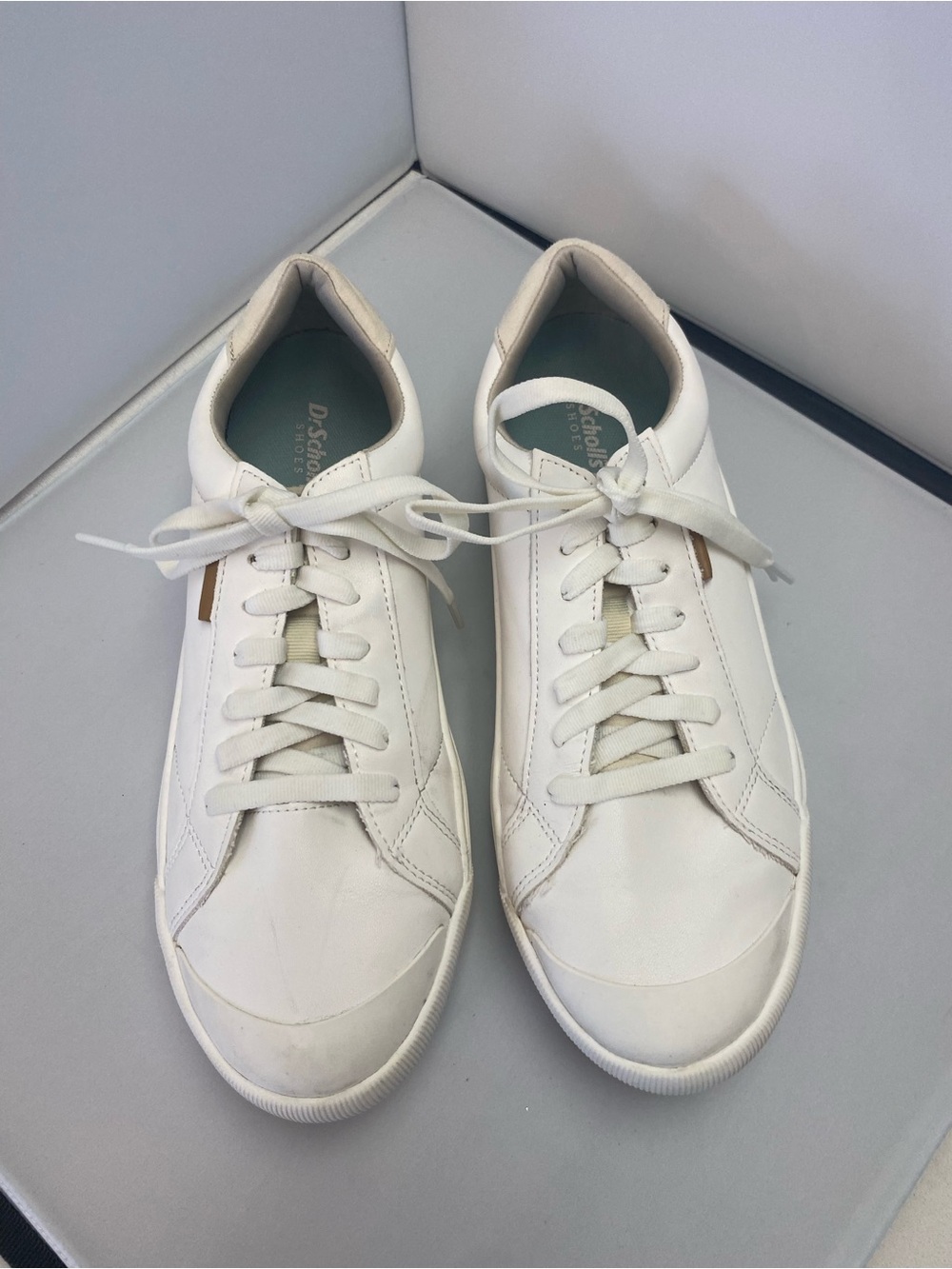 Dr. Scholl's White Leather Low-Top Sneakers with Tan Heel Accent,size 9M